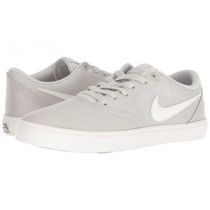Nike canvas shoes